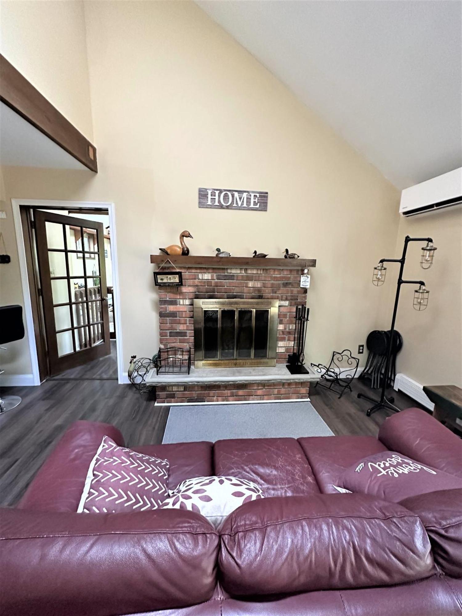 Wow!! Ultimate Pocono Retreat, Hot Tub, Game Room, Deck, Lakes, Skiing, Pools Long Pond Экстерьер фото